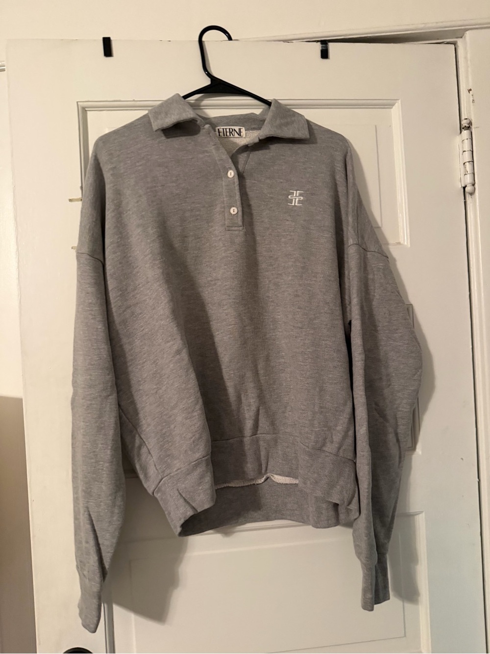 Eterne women’s Gray Polo-Style Sweatshirt
